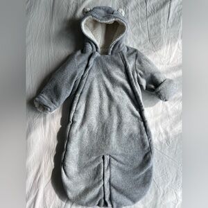 Gap fleece bunting suit 6-12 months